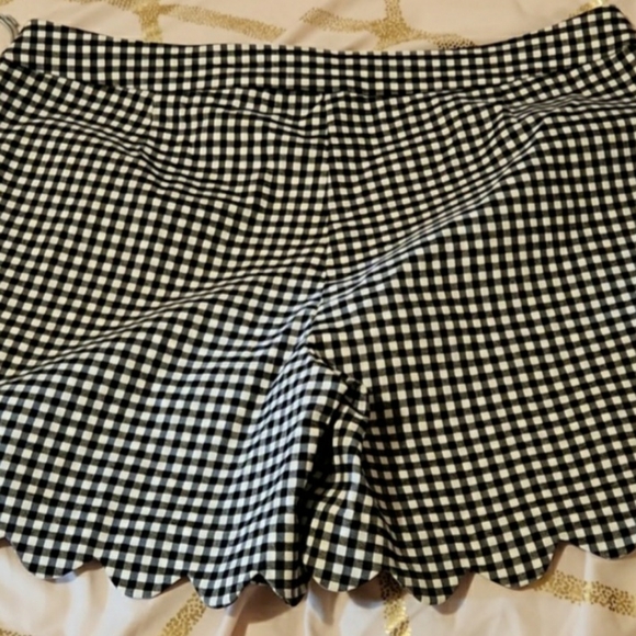 Zac & Rachel scallop hem shorts, sz 14, NWOT - Picture 2 of 4